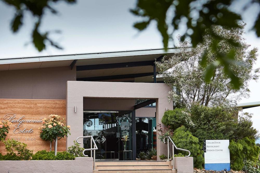 Balgownie Estate Yarra Valley Yarra Glen Exteriér fotografie Entrance to the National Museum of Australia