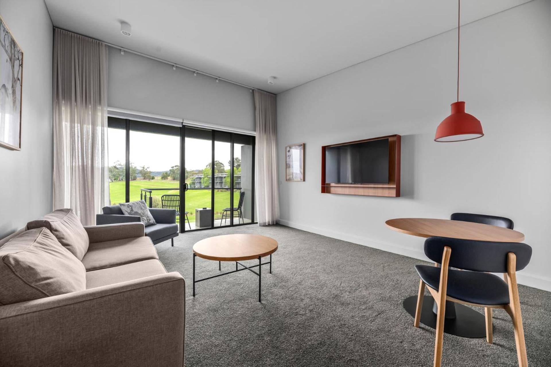 Balgownie Estate Yarra Valley Yarra Glen Pokoj fotografie A living room with a television